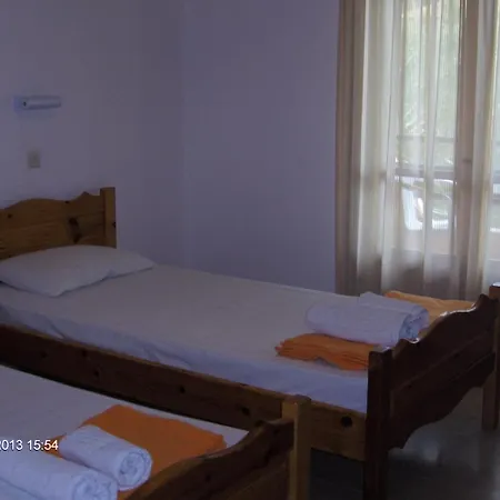 Feakes Apartment *