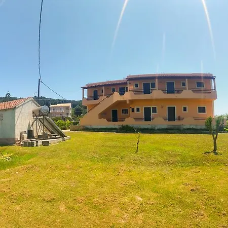 Apartament Feakes *