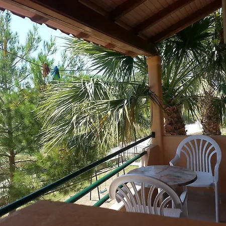 Apartament Feakes *