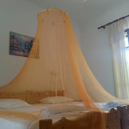 Apartament Feakes *