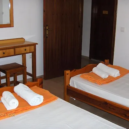 Apartament Feakes *