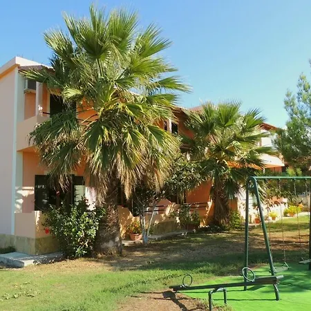 Apartament Feakes *